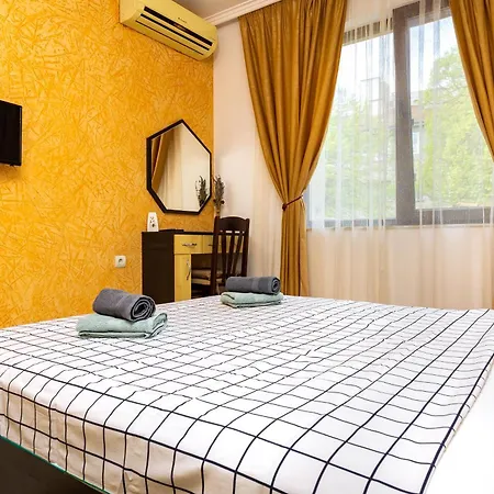 Central Flat - Old Town & Kapana