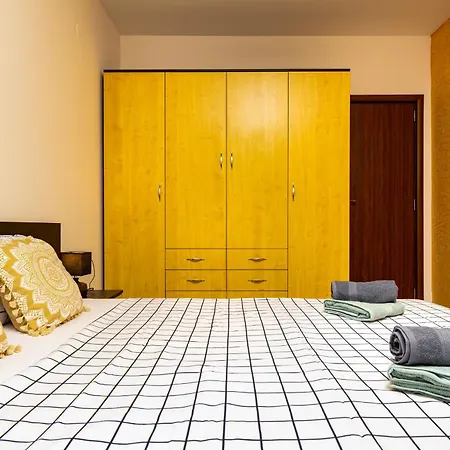Central Flat - Old Town & Kapana Апартаменты *